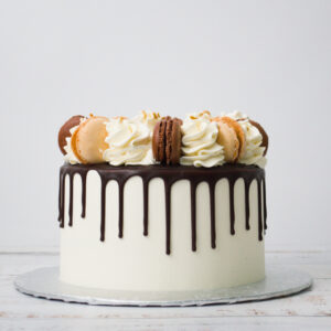 Macarons Cake