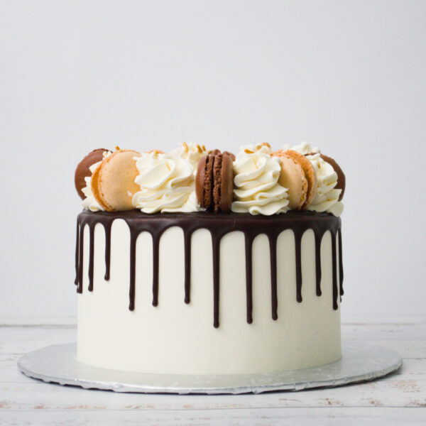 Macarons Cake